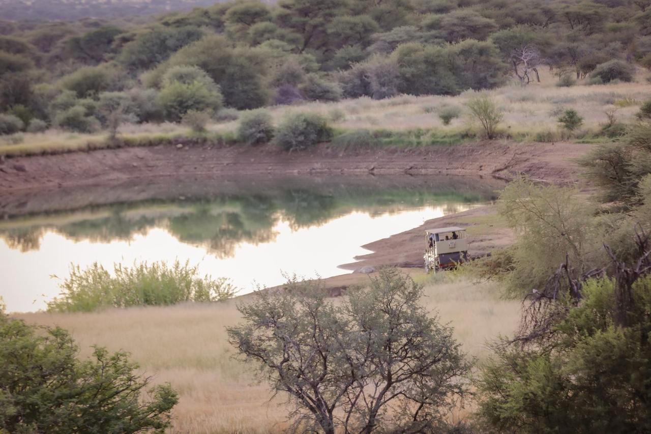 Okapuka Safari Lodge Windhoek Exterior foto